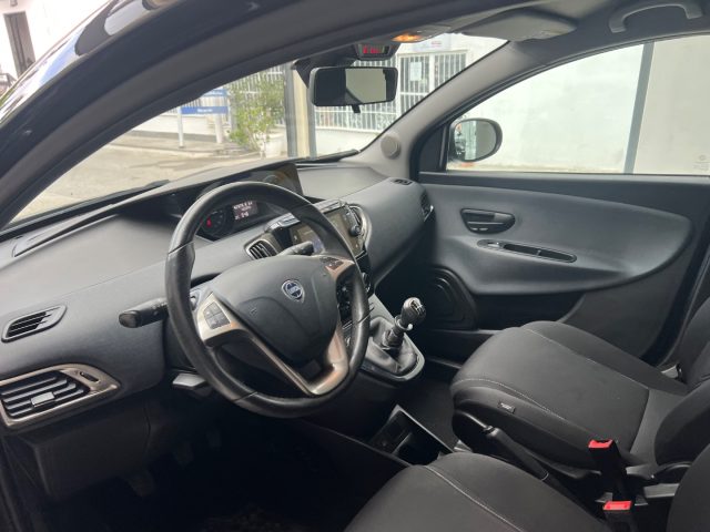LANCIA Ypsilon usata, con USB