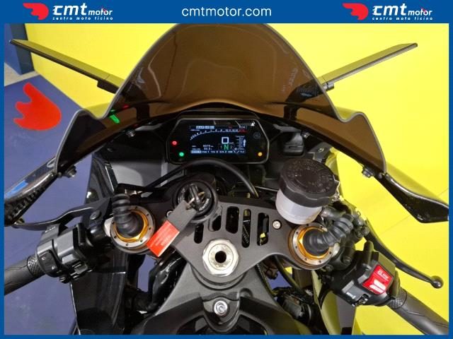 YAMAHA YZF R1 usata 9