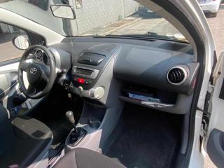 TOYOTA Aygo usata 13