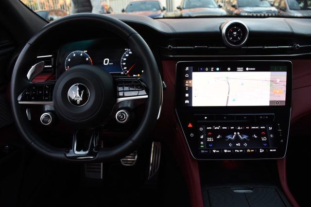 MASERATI Grecale usata, con Climatizzatore