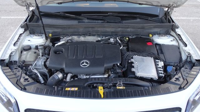 MERCEDES-BENZ GLB 200 usata, con Cronologia tagliandi