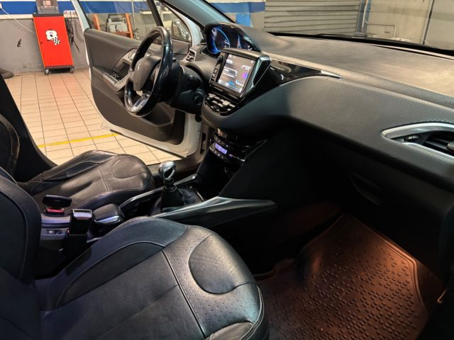 PEUGEOT 2008 usata, con Controllo trazione