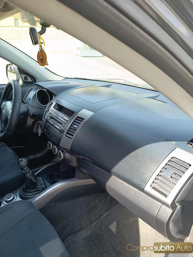 MITSUBISHI Outlander usata 21
