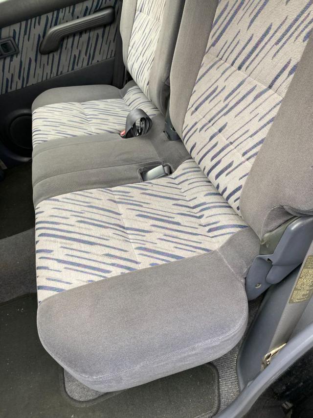 TOYOTA Land Cruiser usata, con Sedile posteriore sdoppiato