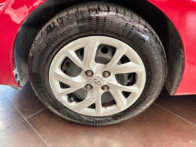 HYUNDAI i10 usata, con Autoradio