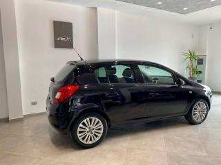 OPEL Corsa usata, con USB