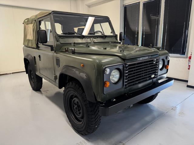 LAND ROVER Defender usata 2