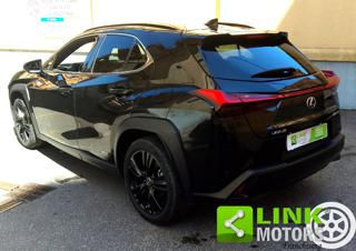 LEXUS UX 250h usata, con Autoradio