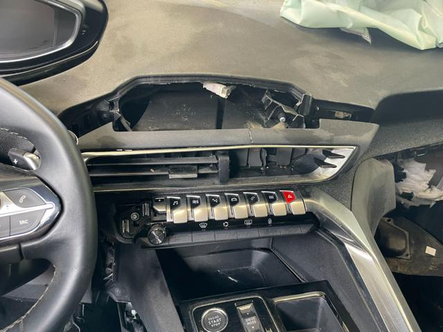 PEUGEOT 3008 usata, con Sistema di navigazione