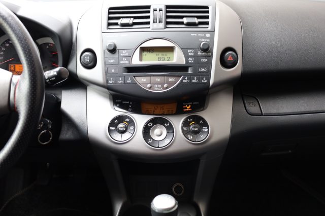 TOYOTA RAV 4 usata, con Volante multifunzione
