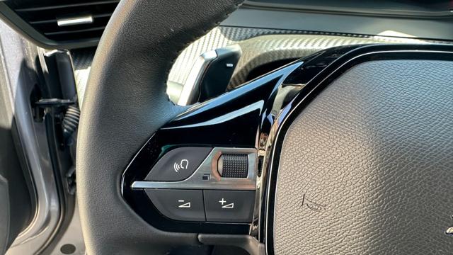 PEUGEOT 2008 usata, con Autoradio