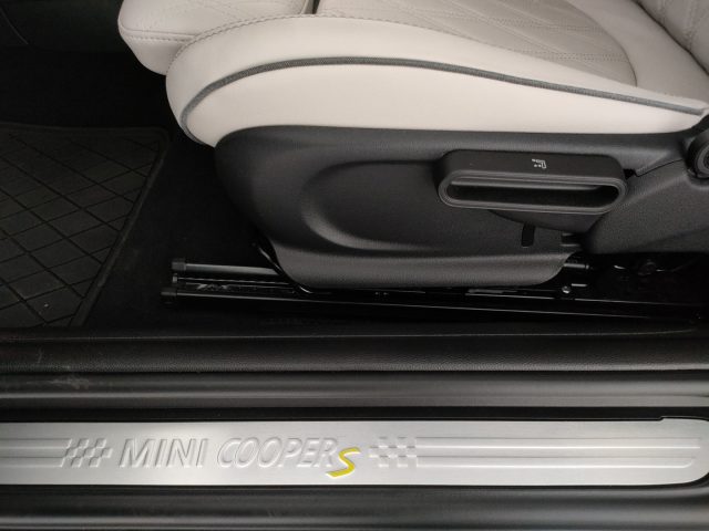 MINI Cooper SE usata 26