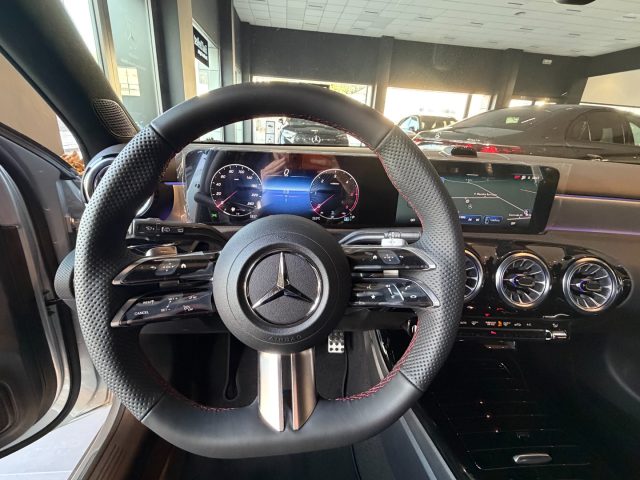 MERCEDES-BENZ A 180 usata, con Chiusura centralizzata