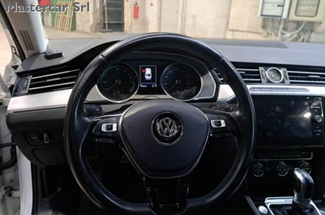 VOLKSWAGEN Passat usata, con ESP