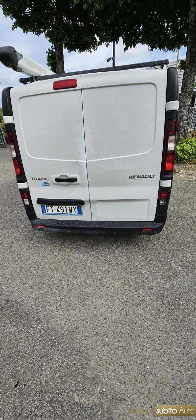 RENAULT Trafic usata 16