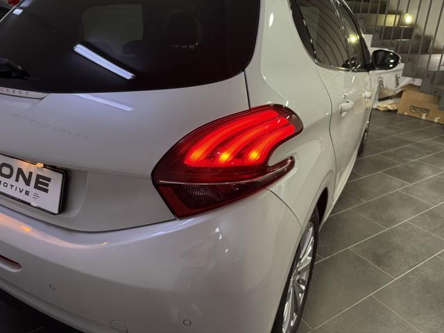 PEUGEOT 208 usata, con Autoradio