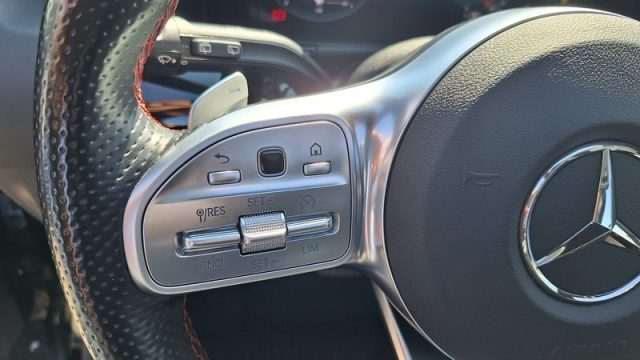 MERCEDES-BENZ GLA 200 usata, con Tettuccio apribile