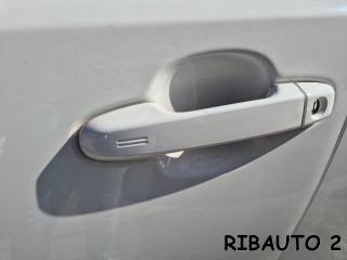 TOYOTA C-HR usata, con USB