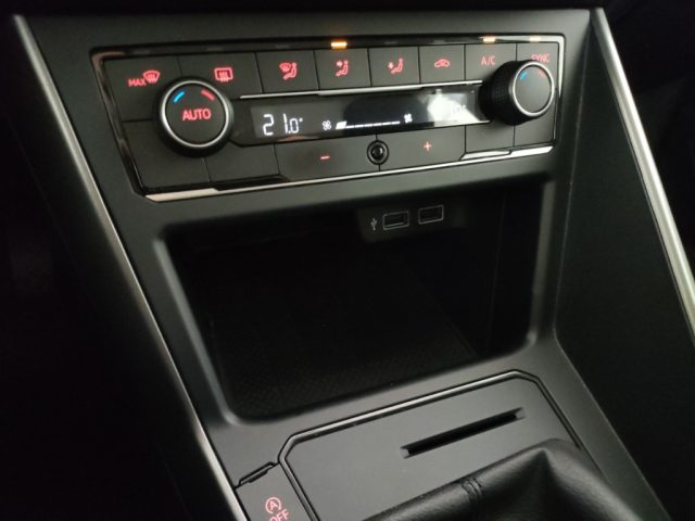 VOLKSWAGEN Polo usata, con Sedile posteriore sdoppiato