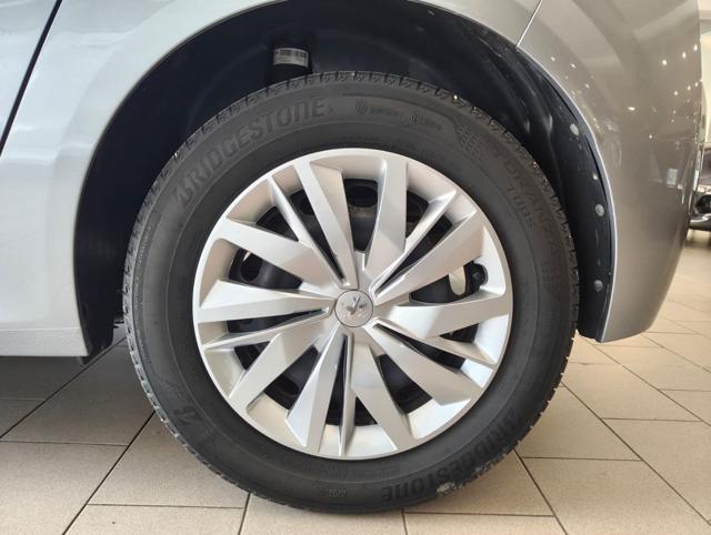 PEUGEOT 208 usata, con Volante in pelle