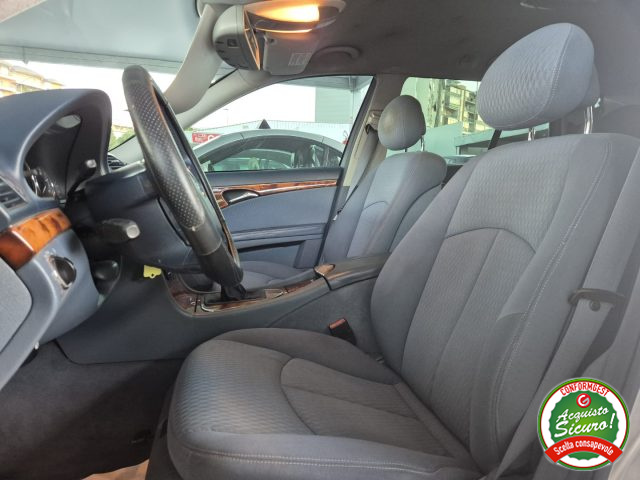 MERCEDES-BENZ E 220 usata, con Cerchi in lega