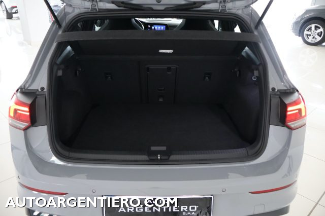 VOLKSWAGEN Golf usata, con Sensori di parcheggio anteriori