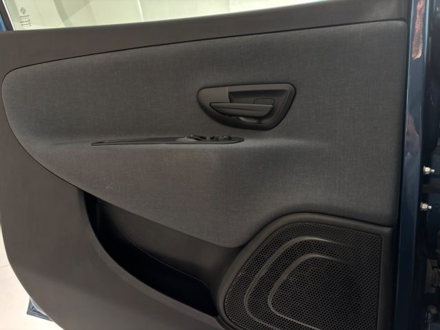 LANCIA Ypsilon usata, con ESP