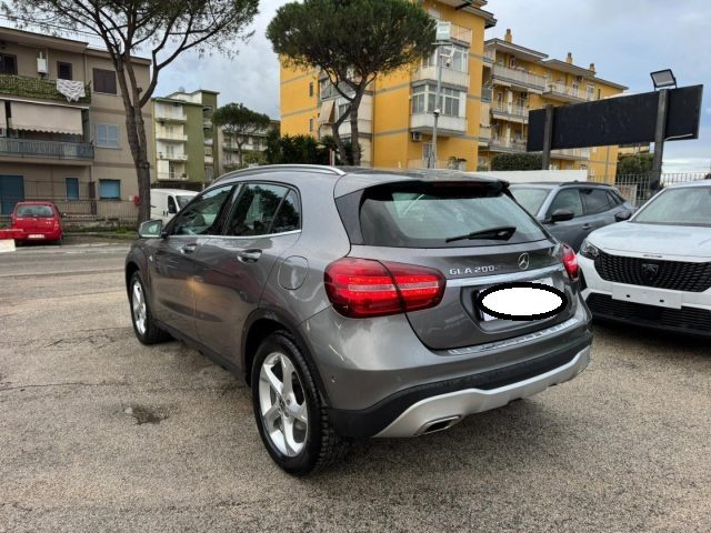 MERCEDES-BENZ GLA 200 usata, con Chiusura centralizzata