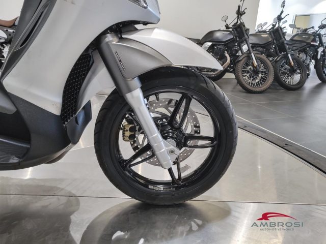 PIAGGIO Beverly 500 usata 12