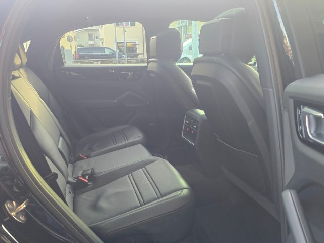 PORSCHE Cayenne usata, con Sistema di parcheggio automatico