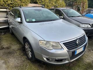 VOLKSWAGEN Passat Variant usata, con Airbag