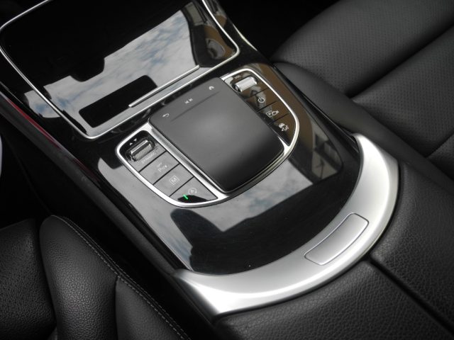 MERCEDES-BENZ GLC 300 usata, con Hill holder