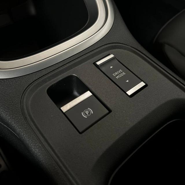 JEEP Avenger usata, con Leve al volante