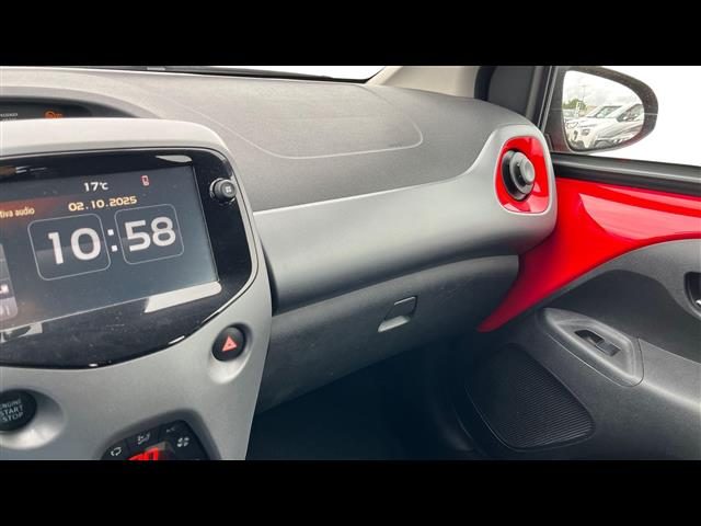 TOYOTA Aygo usata, con Park Distance Control