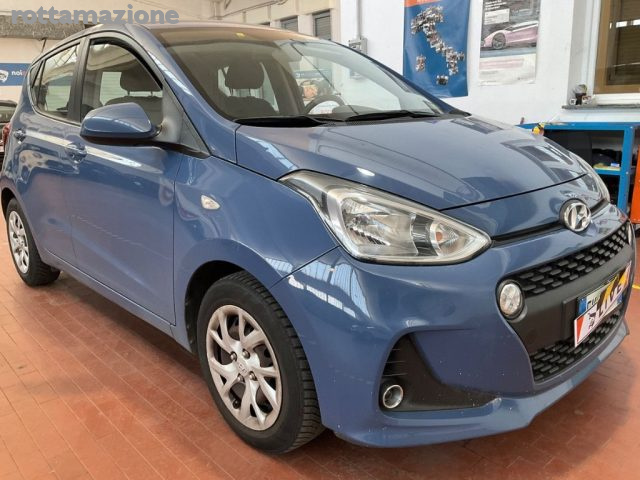 HYUNDAI i10 usata, con Airbag
