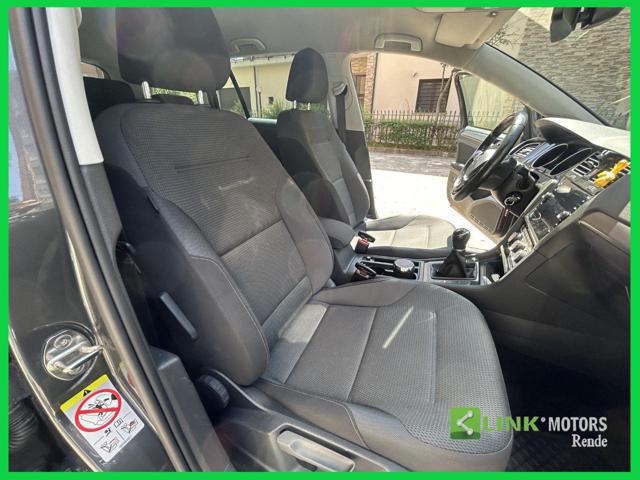 VOLKSWAGEN Golf Variant usata, con Airbag testa