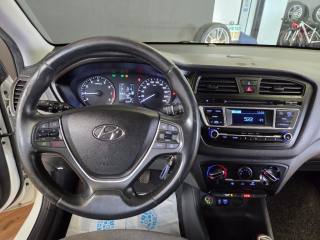 HYUNDAI i20 usata, con ESP
