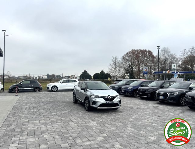 RENAULT Captur usata, con Autoradio