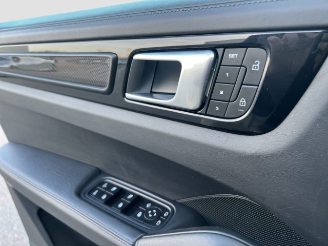 PORSCHE Cayenne usata 18
