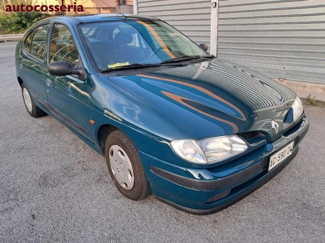RENAULT Megane usata, con Alzacristalli elettrici