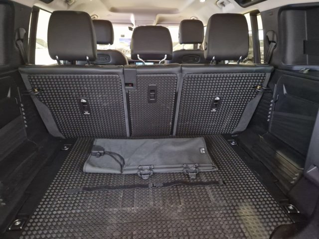 LAND ROVER Defender usata, con USB