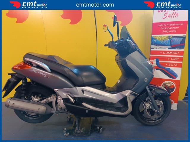 YAMAHA X-Max 250 usata 0