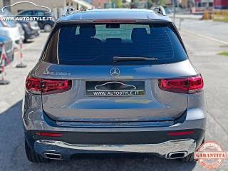 MERCEDES-BENZ GLB 200 usata, con Autoradio digitale