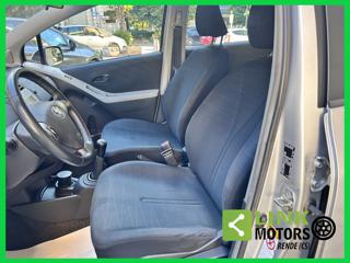 TOYOTA Yaris usata 25