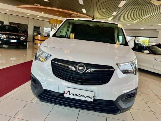 OPEL Combo usata, con Airbag