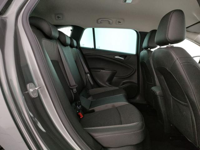 OPEL Astra usata, con Park Distance Control