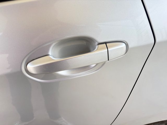 TOYOTA Verso-S usata, con Pneumatici da neve