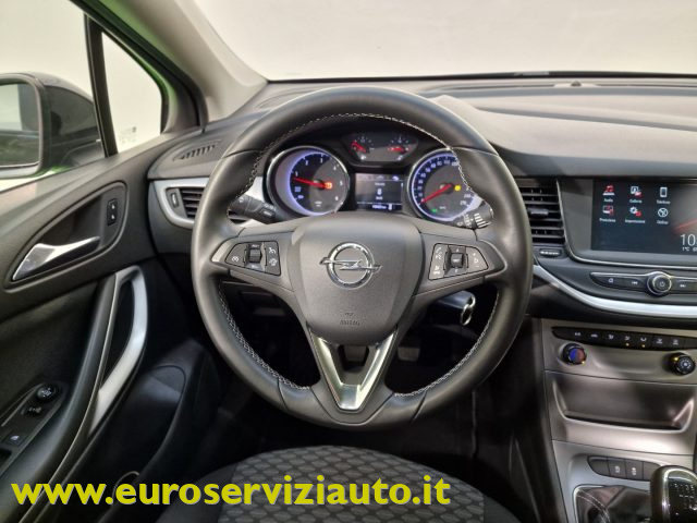 OPEL Astra usata, con Bluetooth
