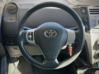 TOYOTA Yaris usata, con Specchietti laterali elettrici