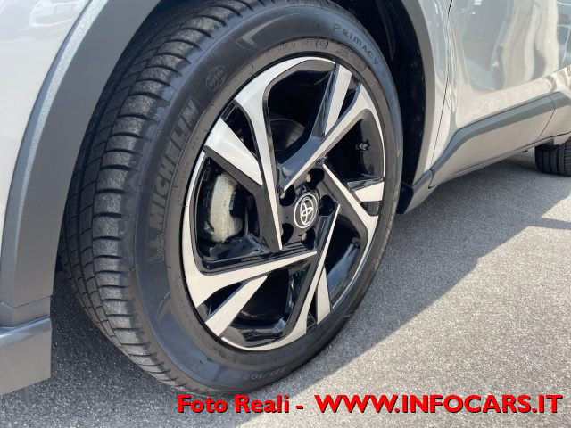 TOYOTA C-HR usata, con USB